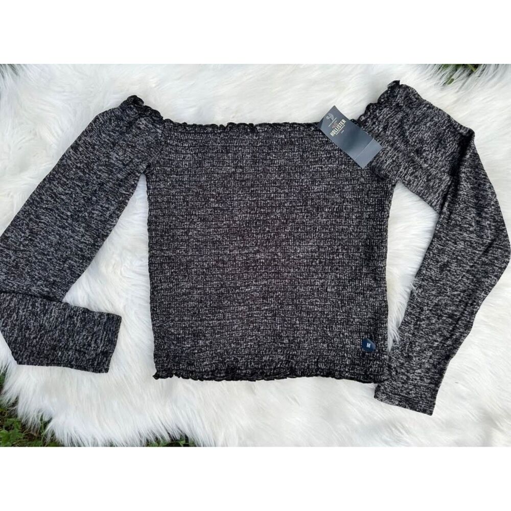 Brand New Hollister Off the Shoulder Crop Long Sleeve Size Medium
